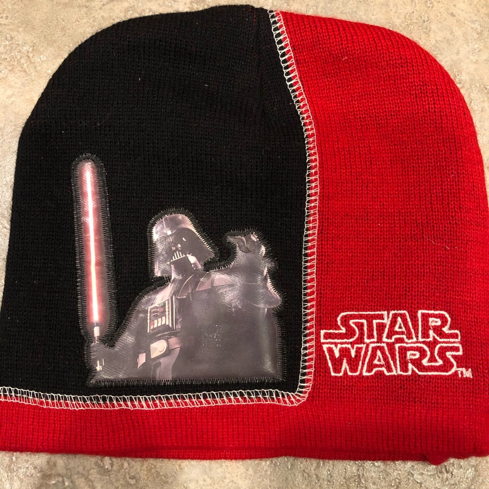 Star Wars Beanie NWOT - Picture 1 of 3